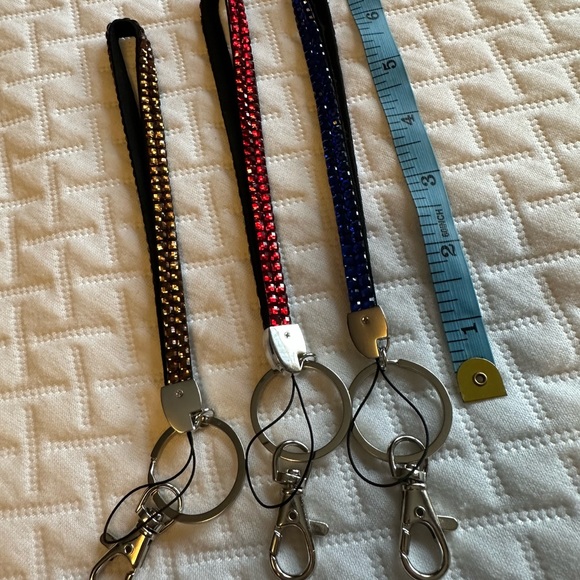 Set of 3 sparkly key chains.  Beautiful sparkly ♥️ - Picture 1 of 12
